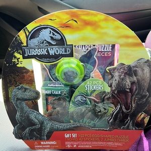 Jurassic World Gift Set.
